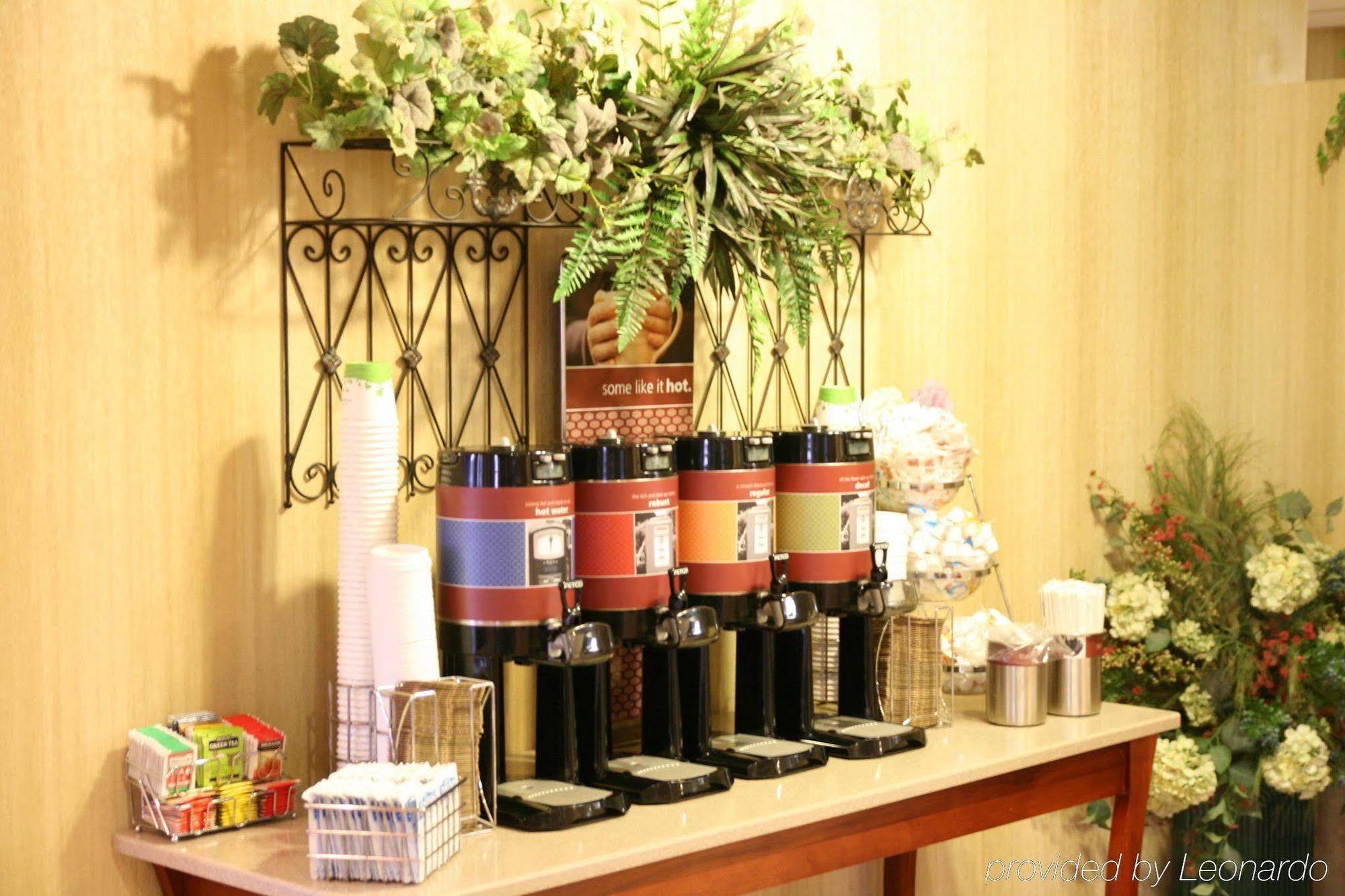 Hampton Inn Ashland Restaurant photo